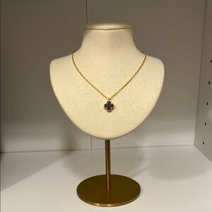 mini clover necklace